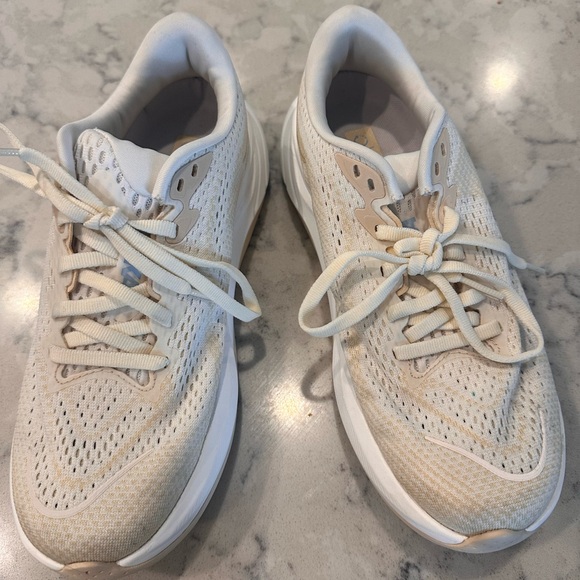 Hoka One One Rincon 4 Women’s Alabaster Oak Light Running Sneakers - Size 6.5B - Picture 4 of 8